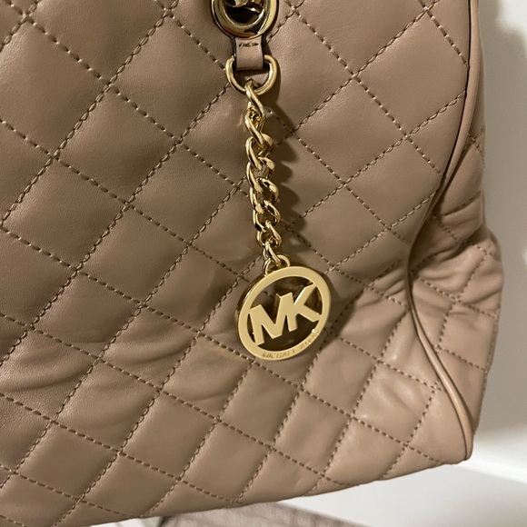 🔥Lambskin Leather Michael Kors Bag - Picture 3 of 3